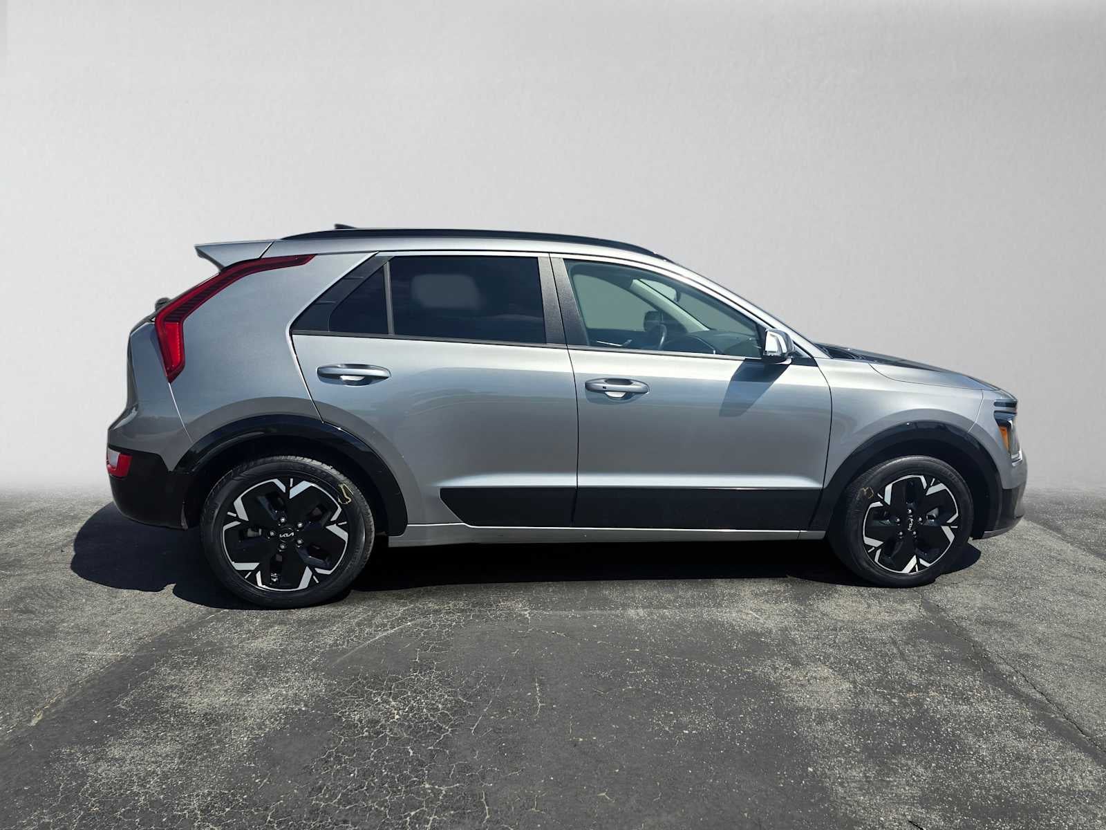 Used 2023 Kia Niro Wind with VIN KNDCR3L16P5036877 for sale in Redwood City, CA