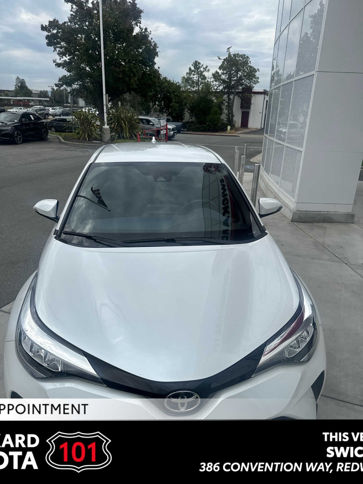2022 Toyota C-HR XLE