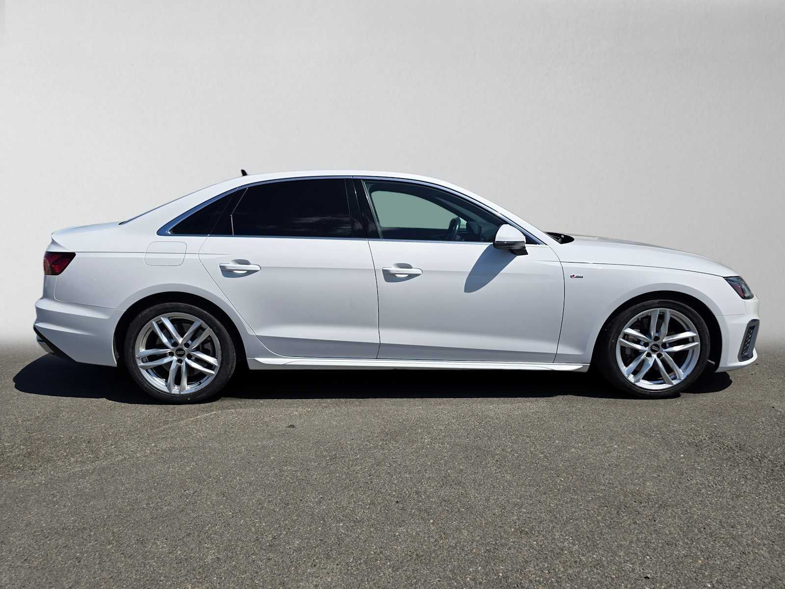 2022 Audi A4 Sedan S line Premium Plus