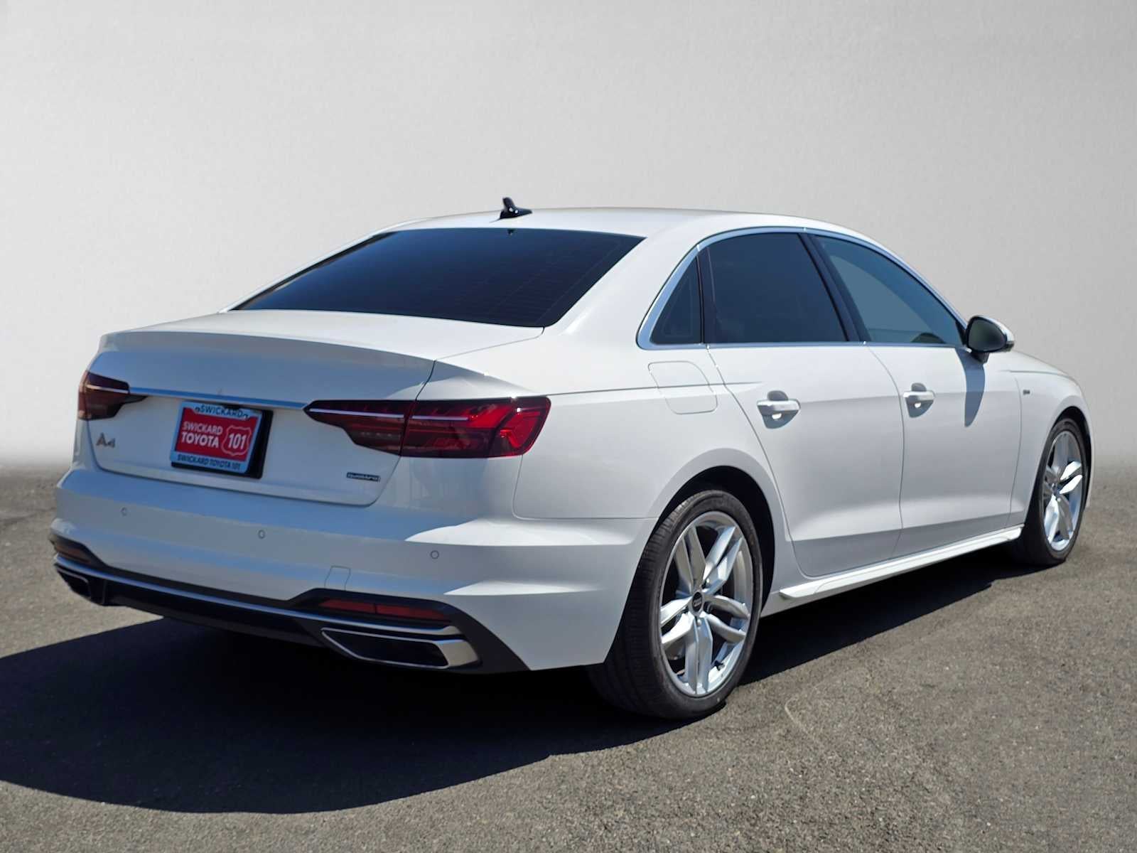 2022 Audi A4 Sedan S line Premium Plus