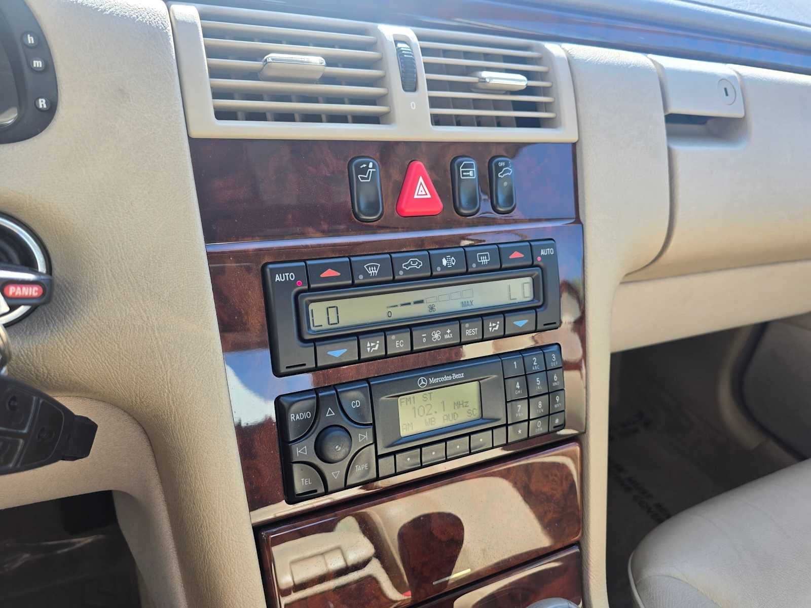 1999 Mercedes-Benz E320 4dr Sdn 3.2L
