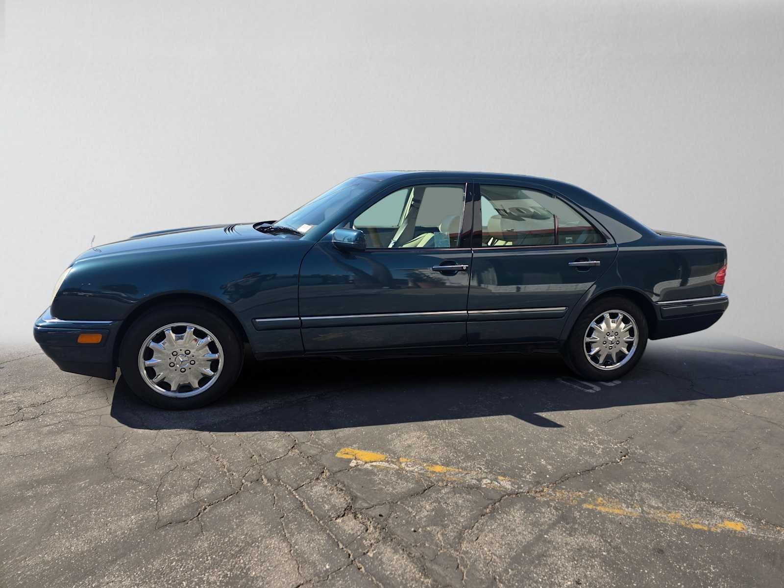 1999 Mercedes-Benz E320 4dr Sdn 3.2L