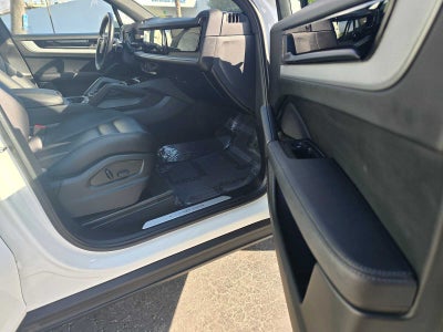 2024 Porsche Cayenne AWD