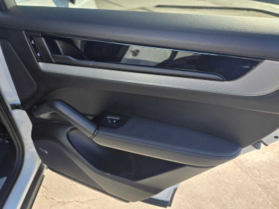 2024 Porsche Cayenne AWD