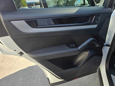 2024 Porsche Cayenne AWD