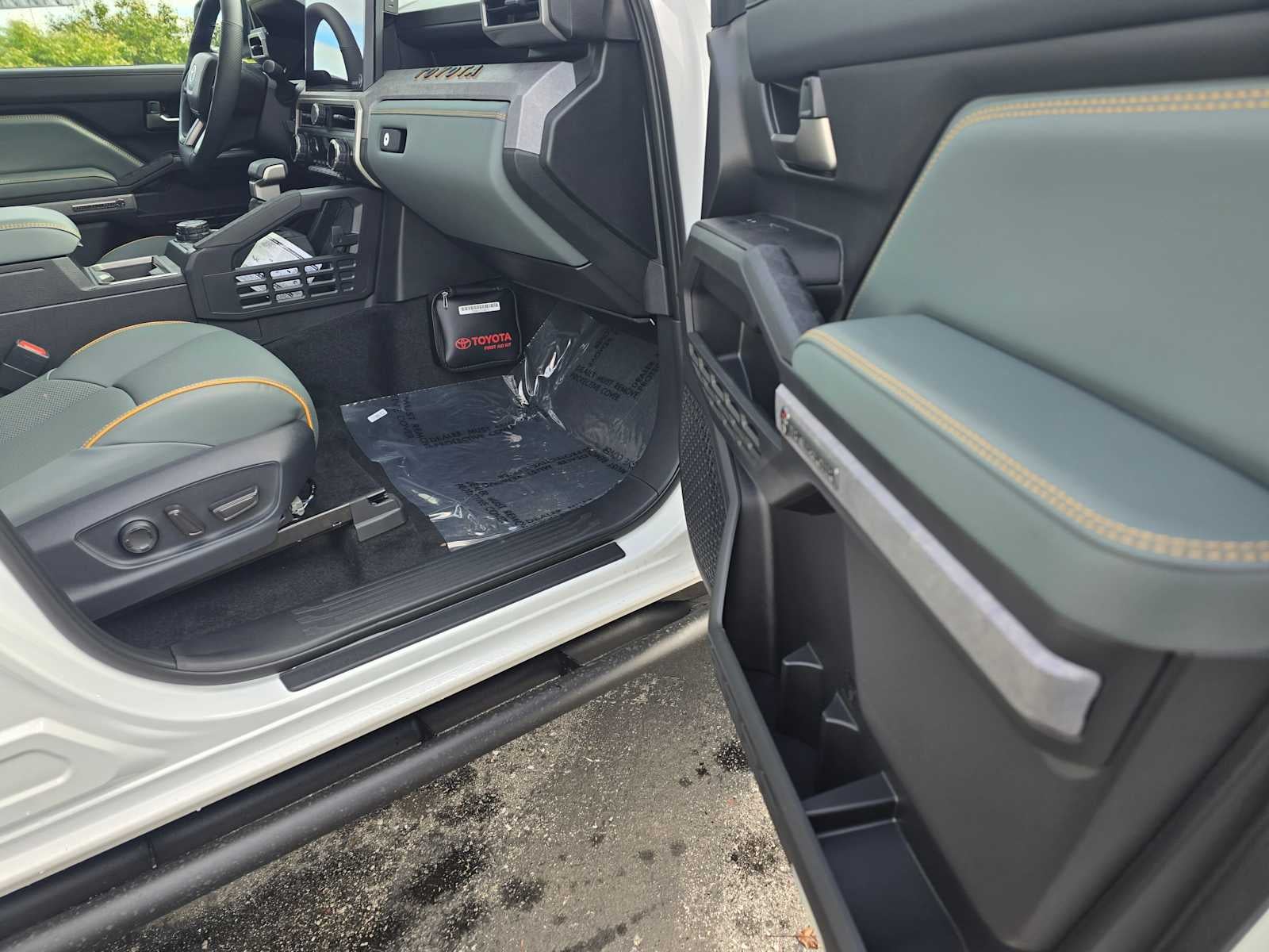 2026 Toyota Tacoma i-FORCE MAX Tacoma Trailhunter