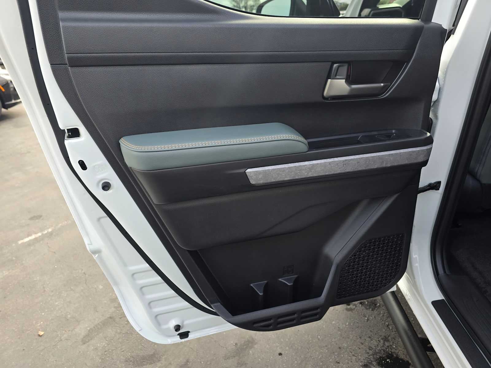 2026 Toyota Tacoma i-FORCE MAX Tacoma Trailhunter