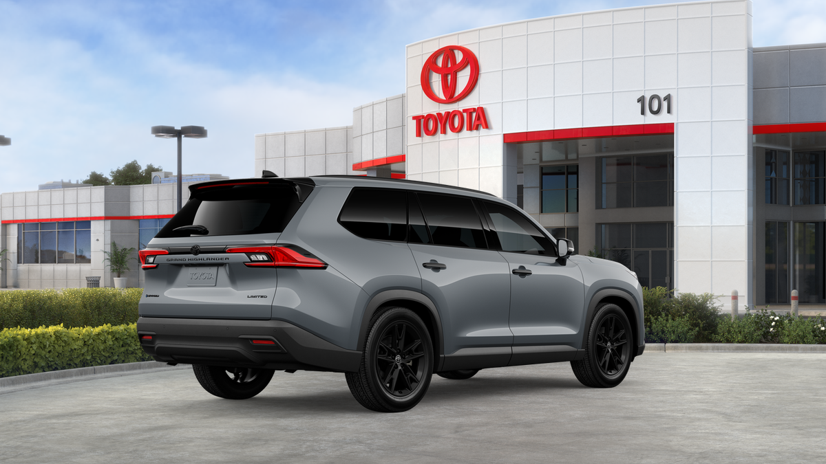 2026 Toyota Grand Highlander Hybrid Nightshade