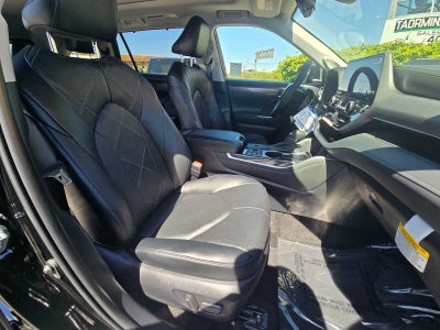 2026 Toyota Highlander Hybrid Platinum