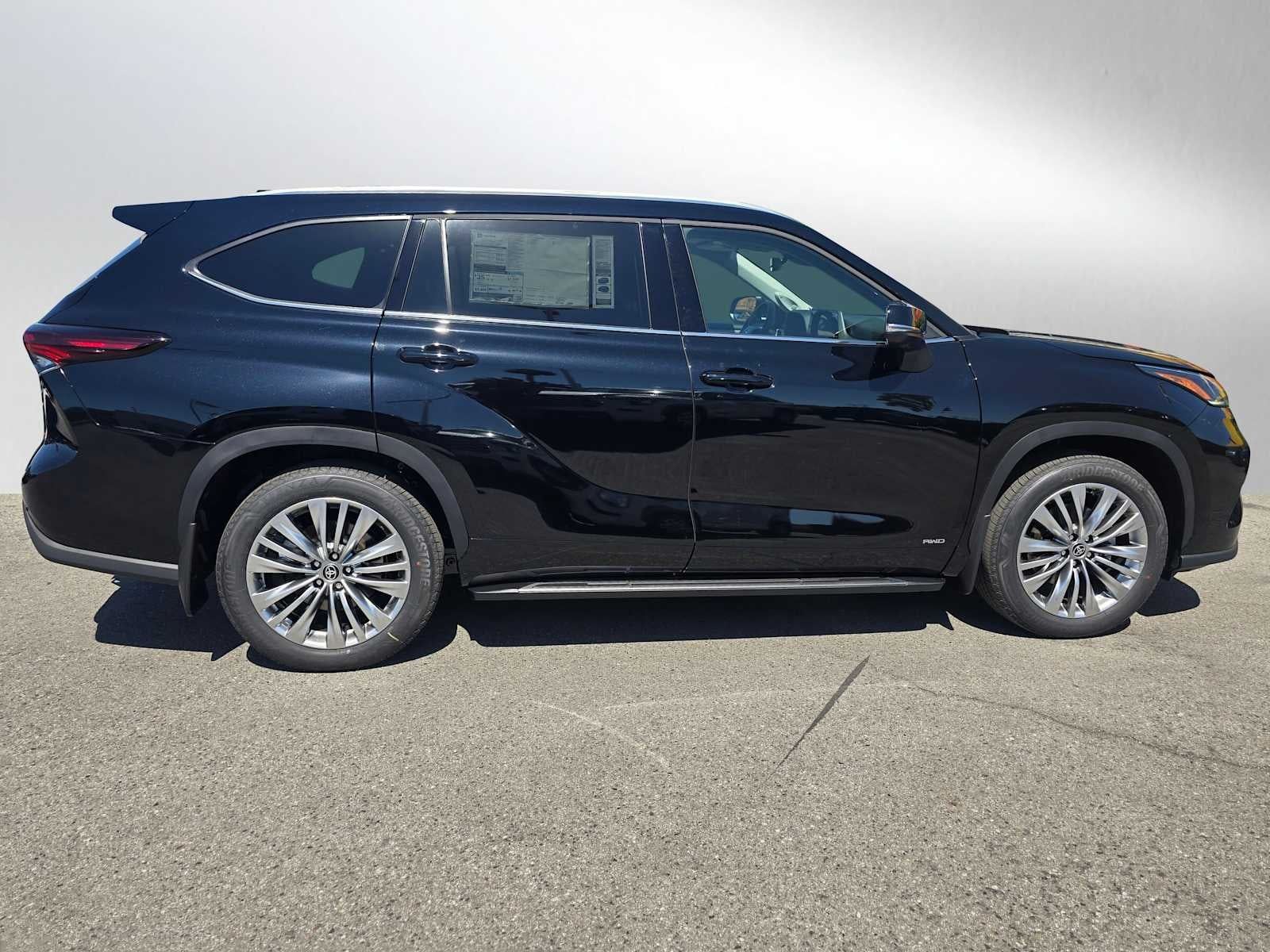 2026 Toyota Highlander Hybrid Platinum