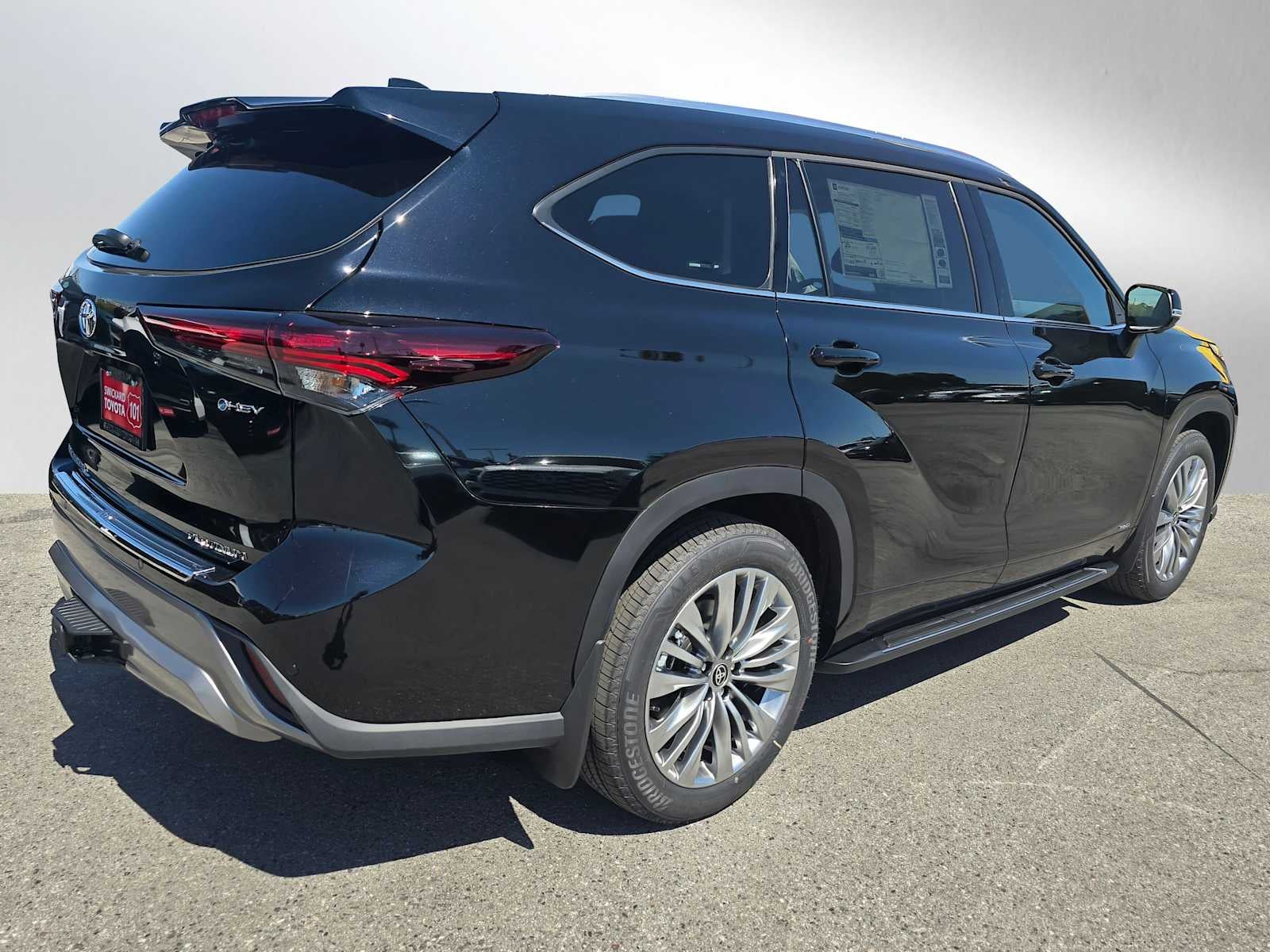 2026 Toyota Highlander Hybrid Platinum