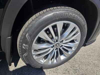 2026 Toyota Highlander Hybrid Platinum