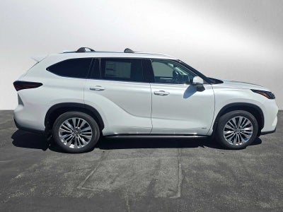 2026 Toyota Highlander Hybrid Platinum