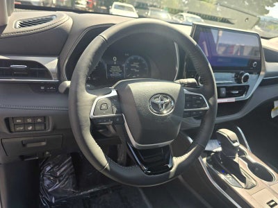 2026 Toyota Highlander Hybrid Platinum