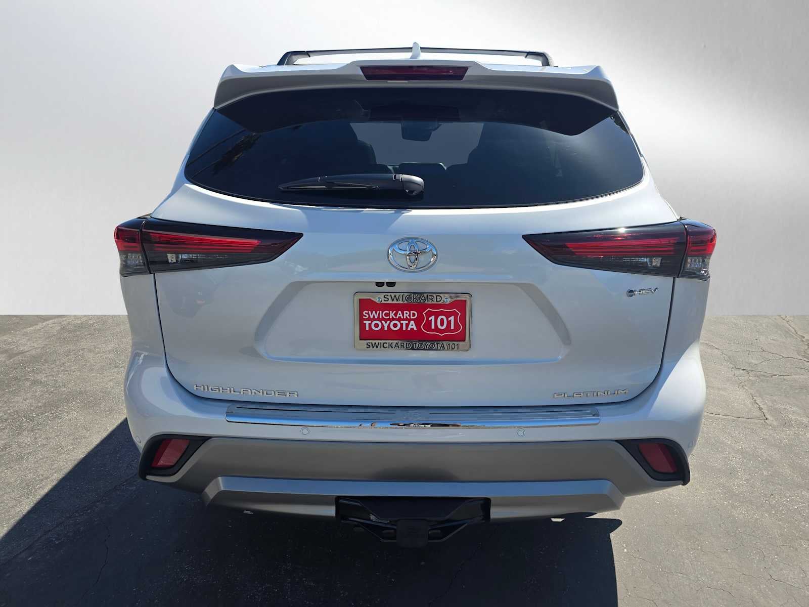2026 Toyota Highlander Hybrid Platinum