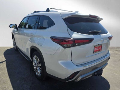 2026 Toyota Highlander Hybrid Platinum