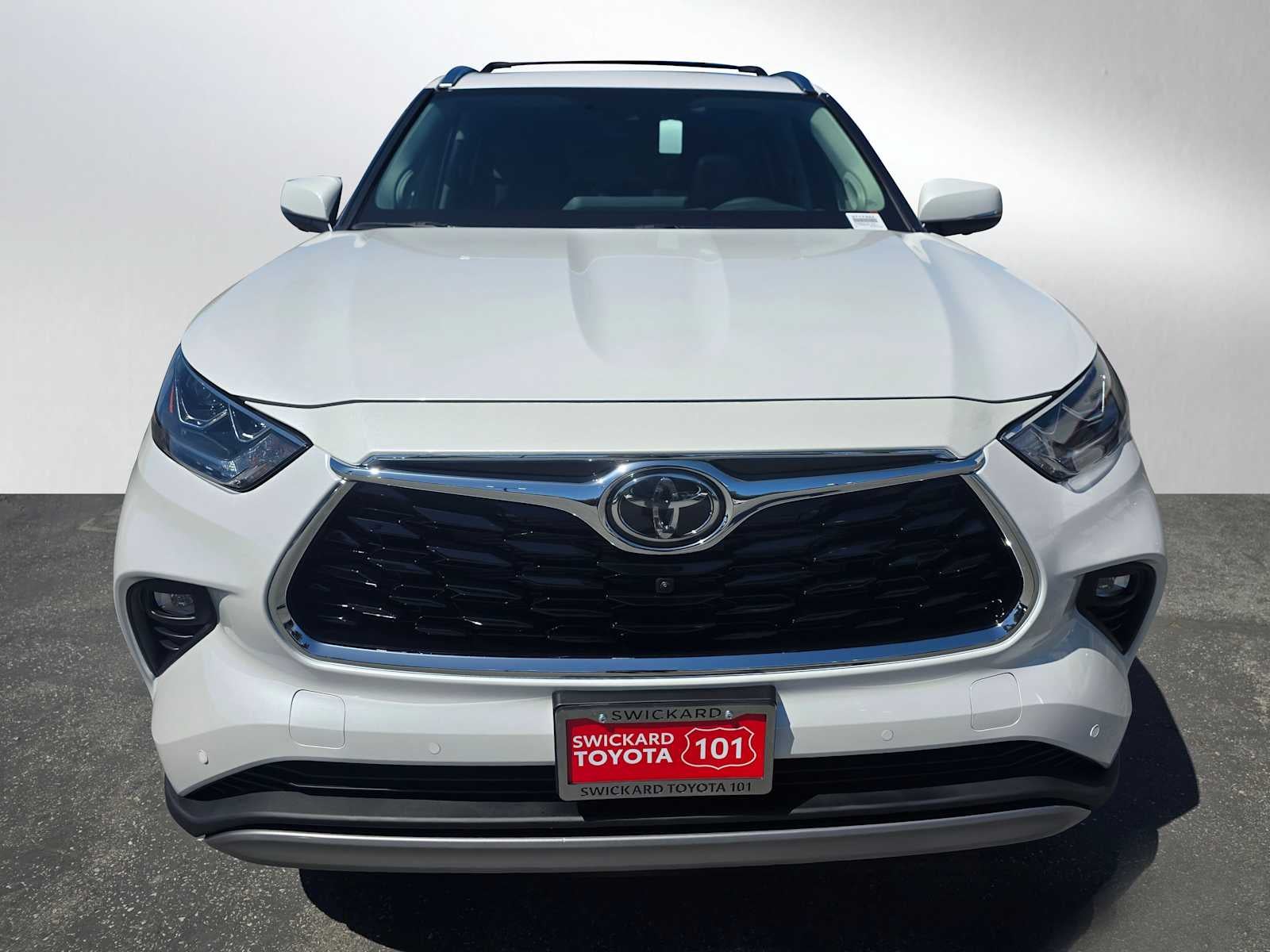 2026 Toyota Highlander Hybrid Platinum