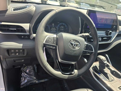 2026 Toyota Highlander Hybrid Platinum