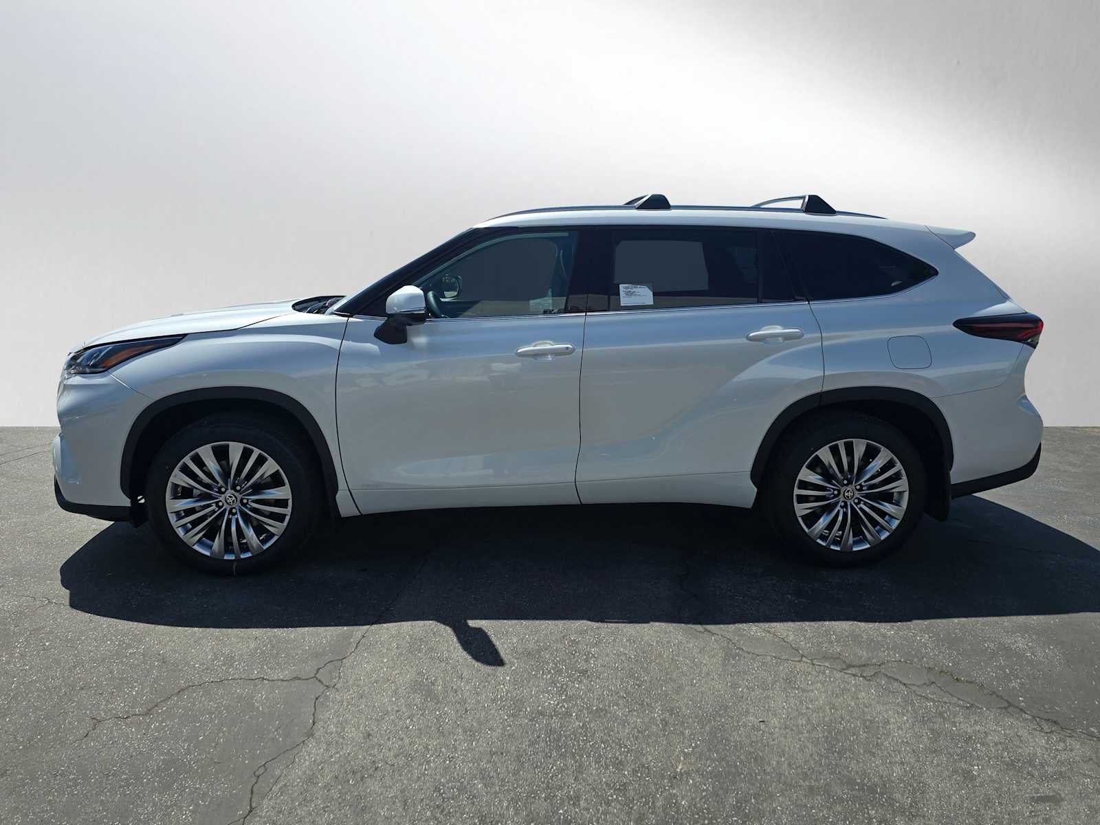 2026 Toyota Highlander Hybrid Platinum