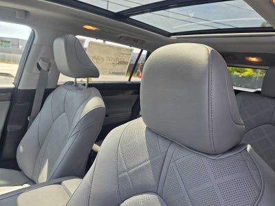 2026 Toyota Highlander Hybrid Platinum
