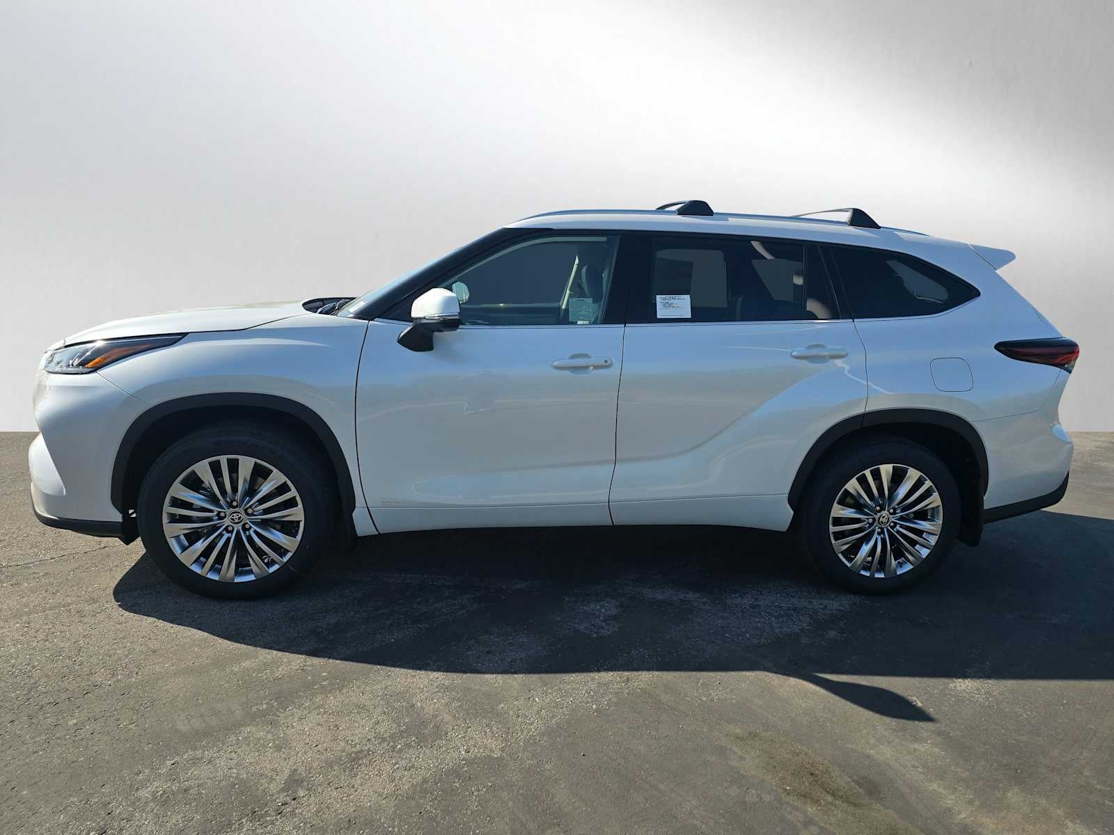 2026 Toyota Highlander Hybrid Platinum