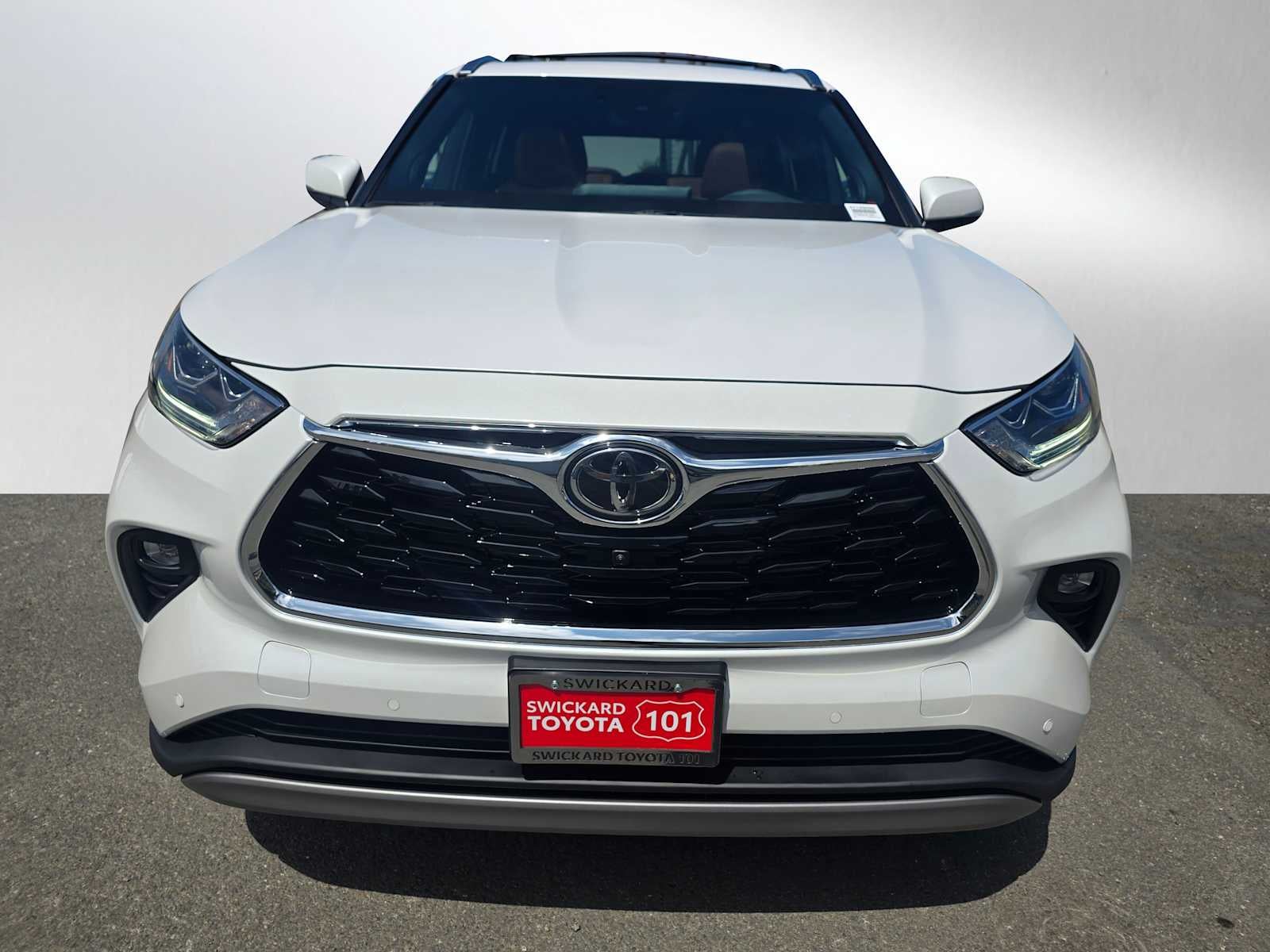 2026 Toyota Highlander Hybrid Platinum