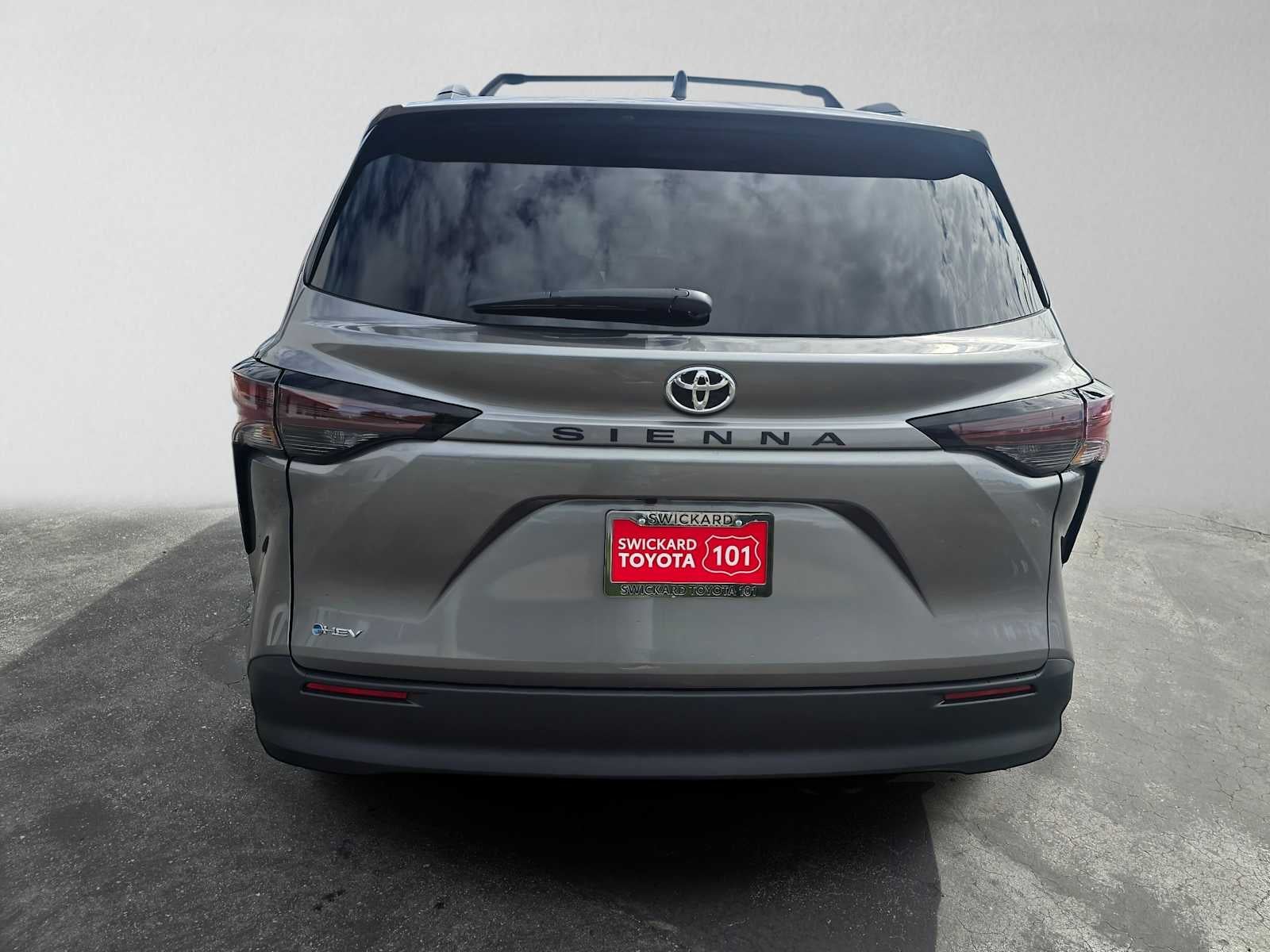 2026 Toyota Sienna LE