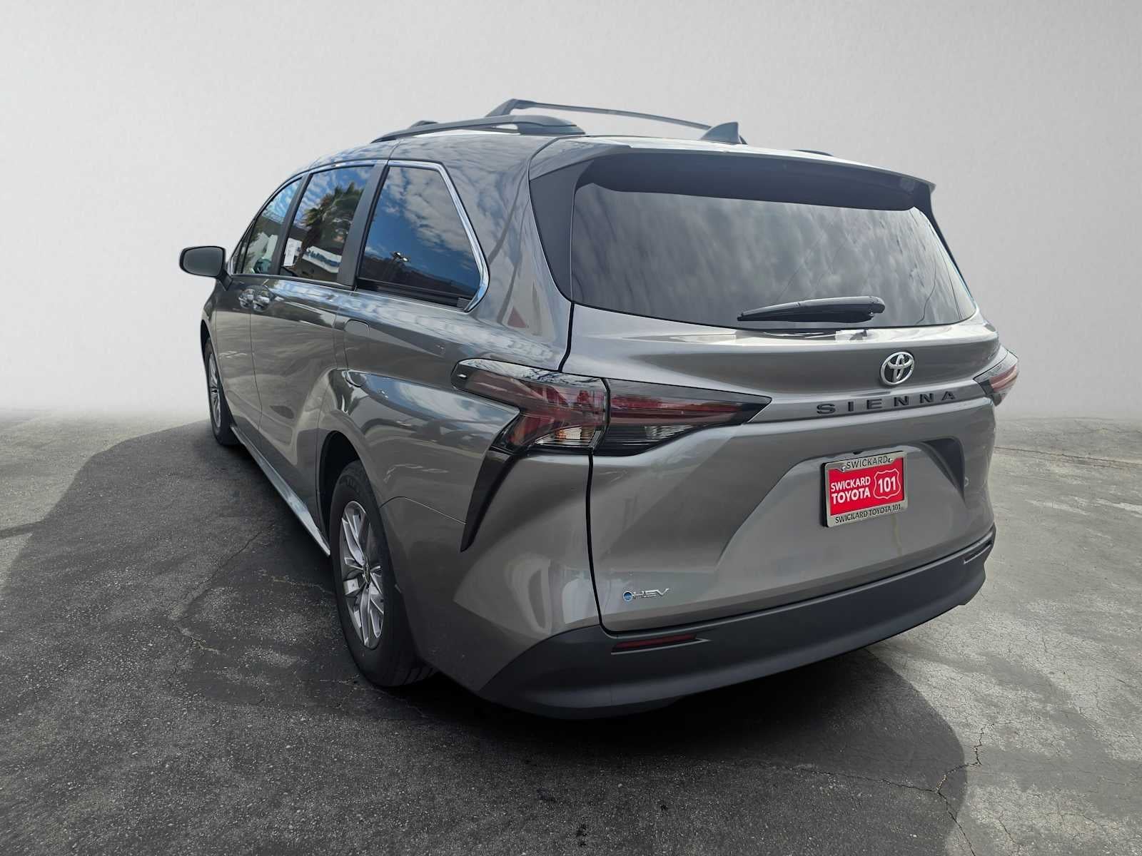 2026 Toyota Sienna LE