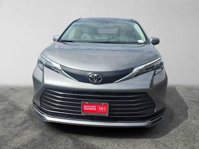 2026 Toyota Sienna LE