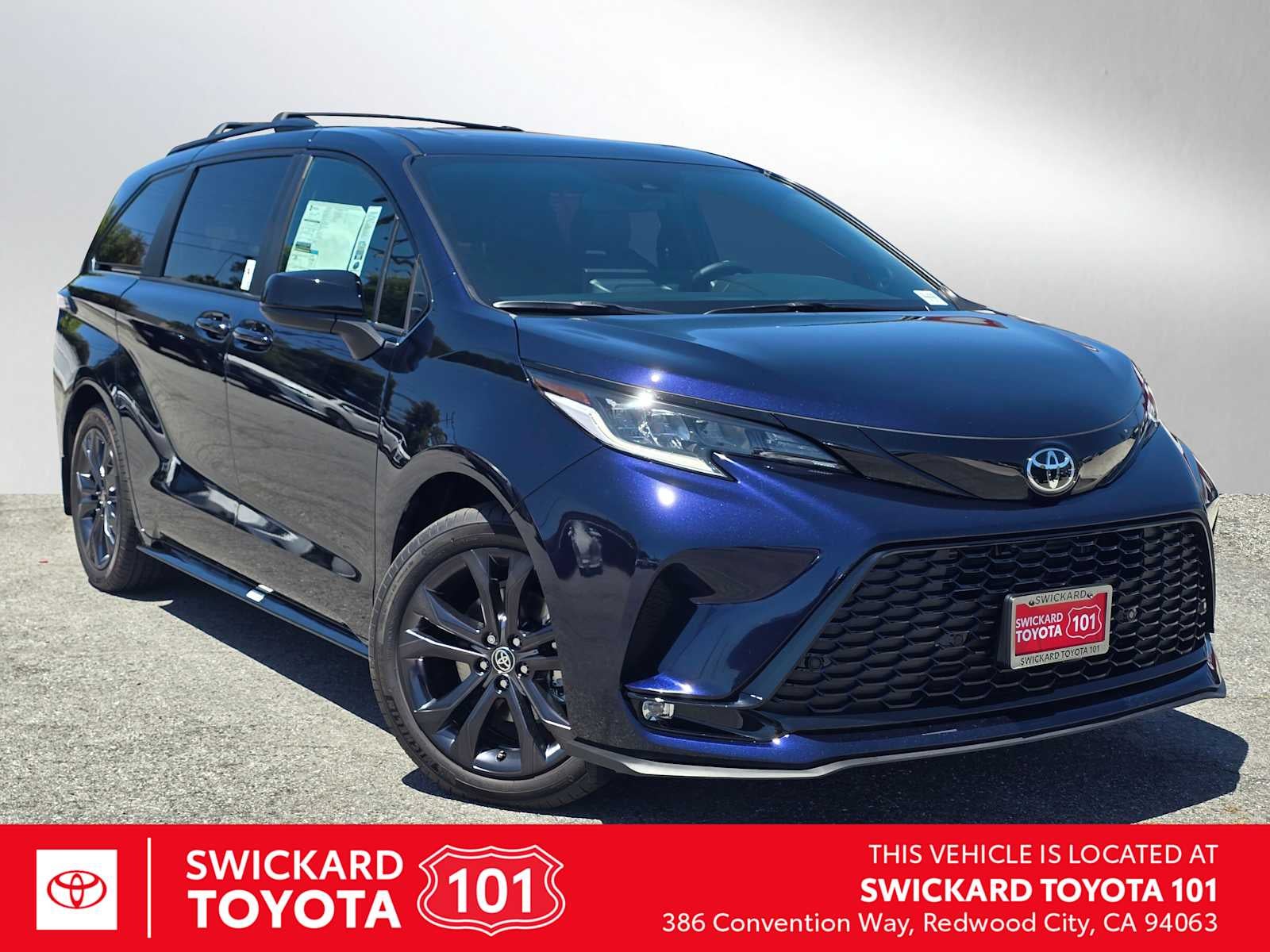 2026 Toyota Sienna XSE 7-Passenger Hybrid FWD's photo
