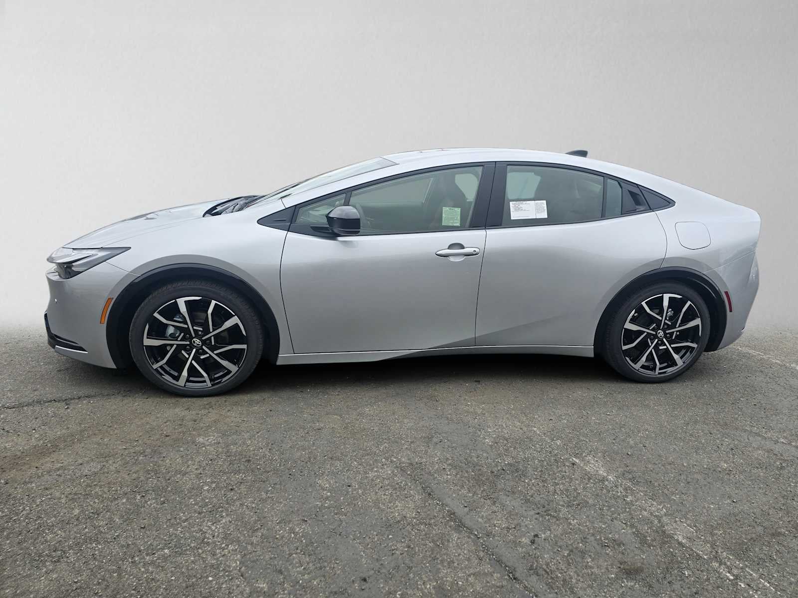 2027 Toyota Prius Plug-in Hybrid XSE