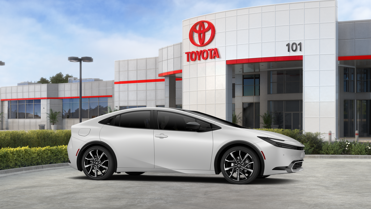 2027 Toyota Prius Plug-in Hybrid XSE Premium