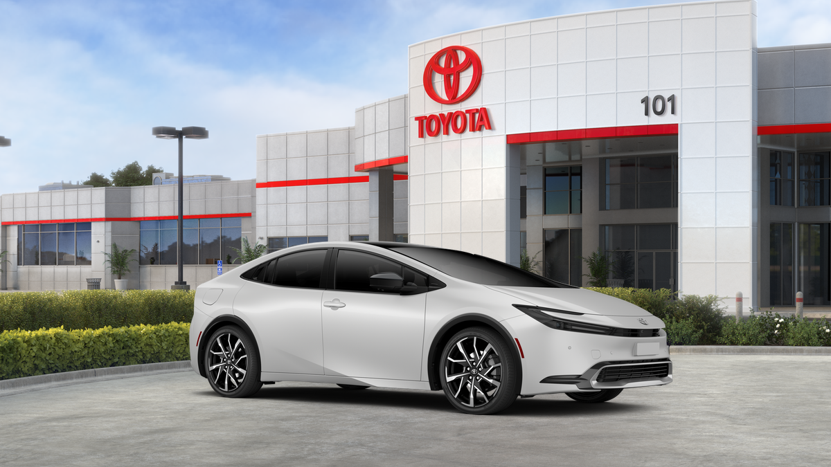 2027 Toyota Prius Plug-in Hybrid XSE Premium