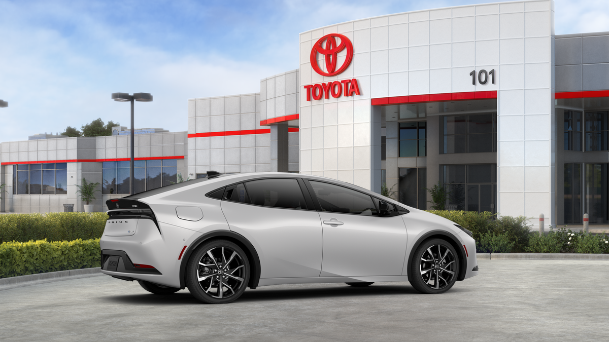 2026 Toyota Prius Plug-in Hybrid XSE Premium - Photo 11