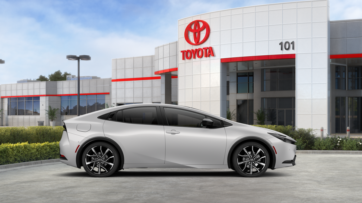 2026 Toyota Prius Plug-in Hybrid XSE Premium - Photo 12