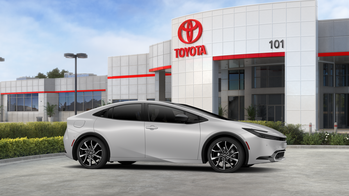 2026 Toyota Prius Plug-in Hybrid XSE Premium - Photo 13