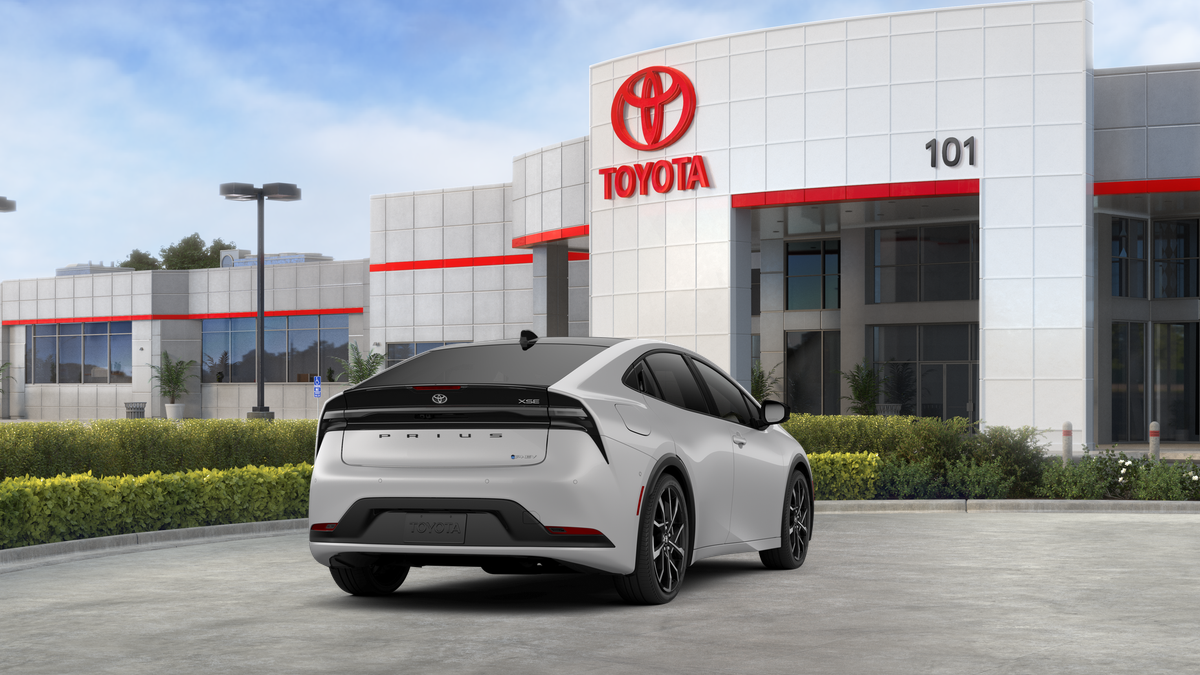 2026 Toyota Prius Plug-in Hybrid XSE Premium - Photo 9