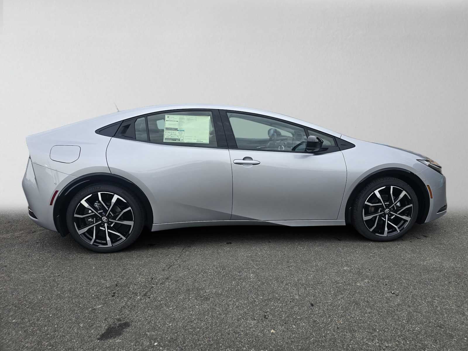 2027 Toyota Prius Plug-in Hybrid XSE Premium
