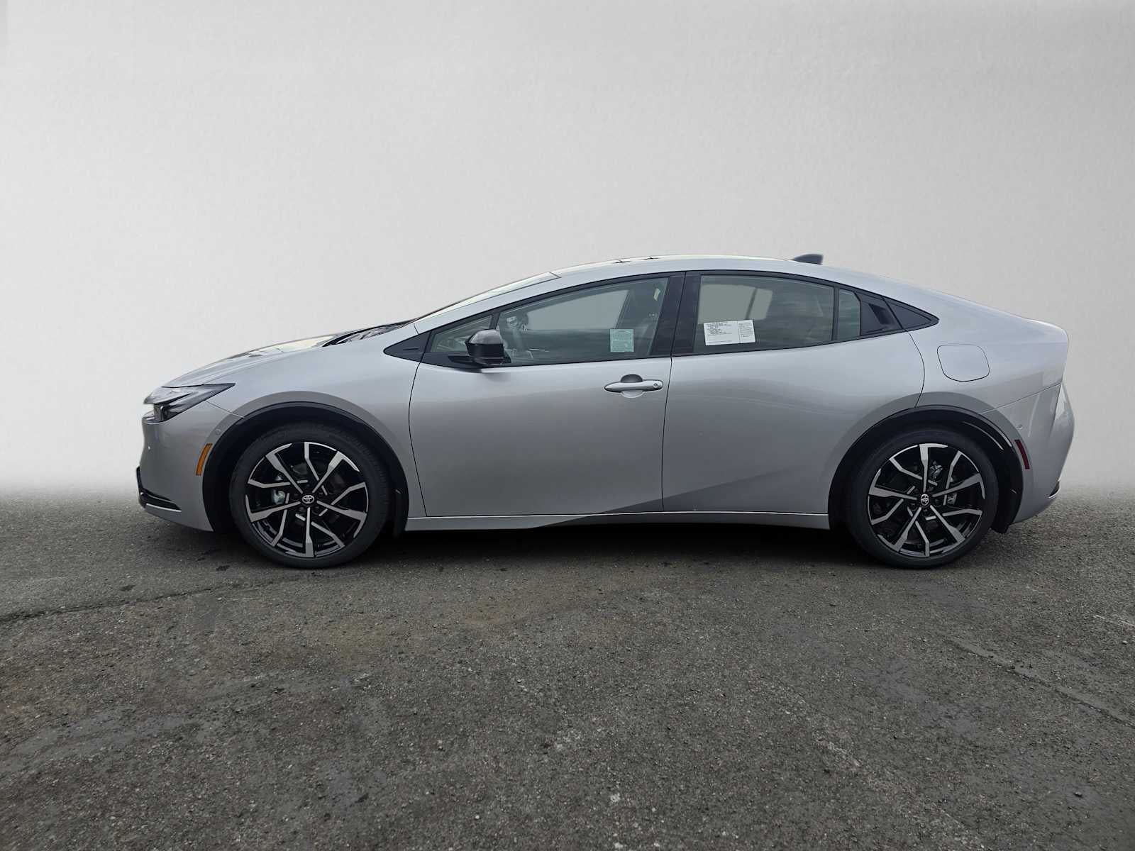 2027 Toyota Prius Plug-in Hybrid XSE Premium