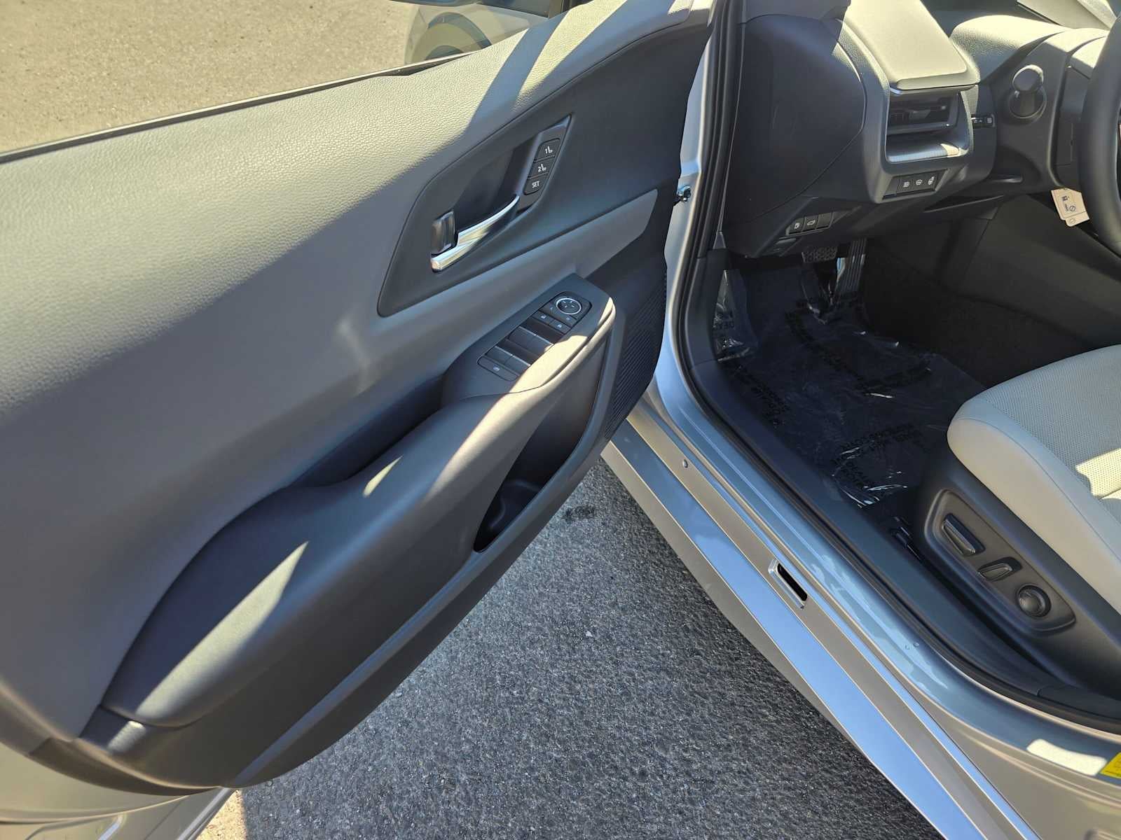 2027 Toyota Prius Limited AWD
