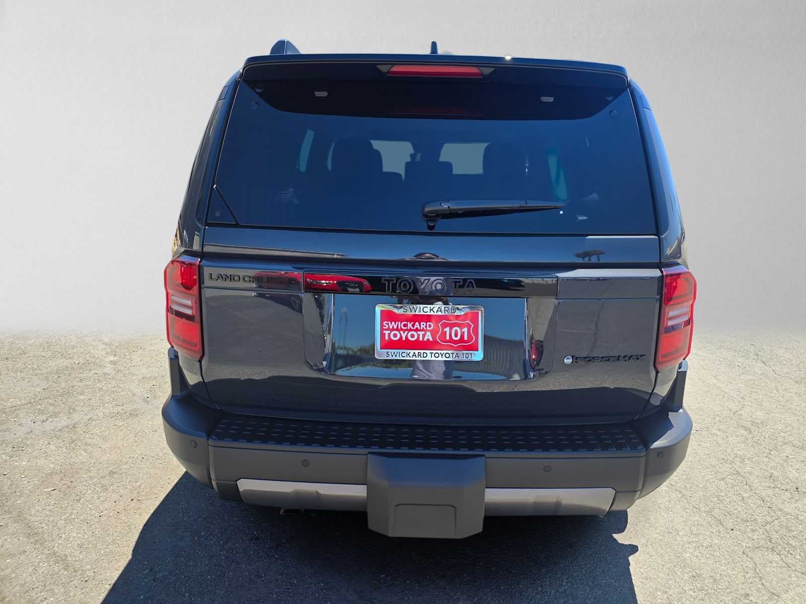 2027 Toyota Land Cruiser Base