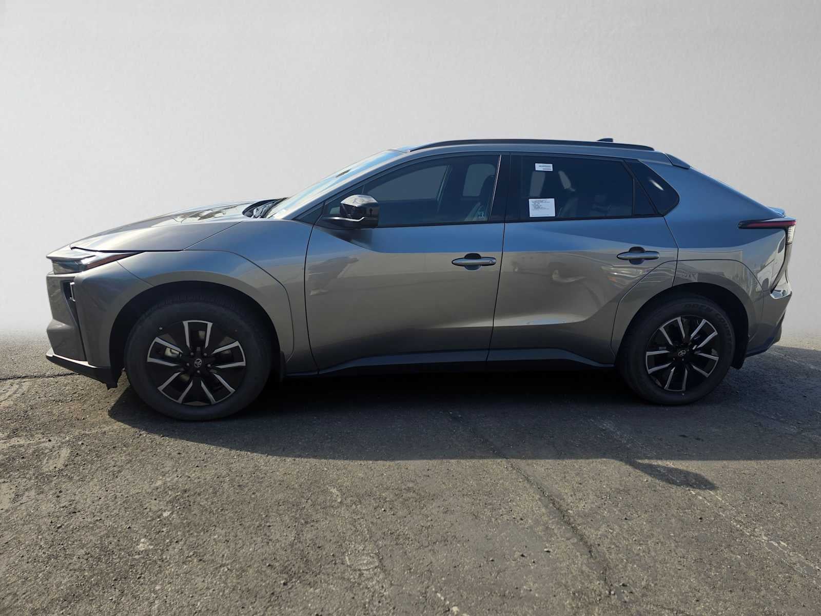 2026 Toyota bZ XLE - Photo 6