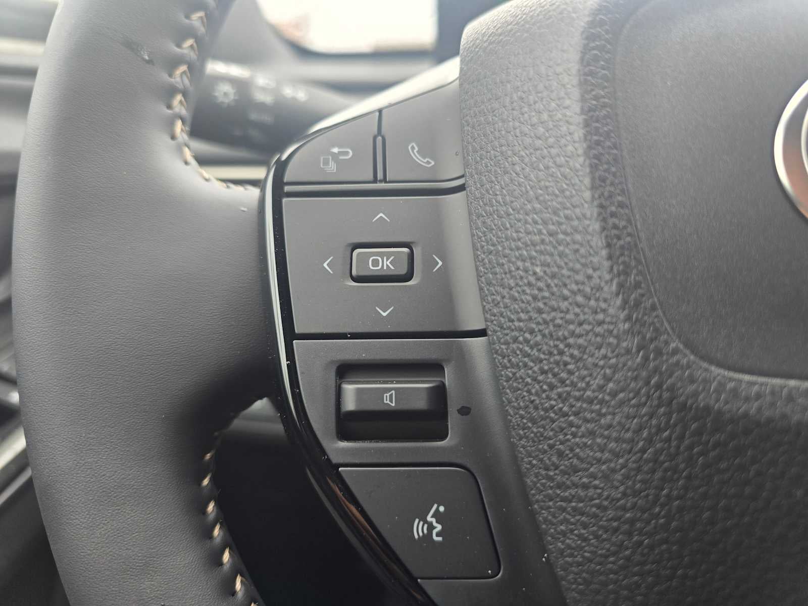 2026 Toyota bZ Woodland Base