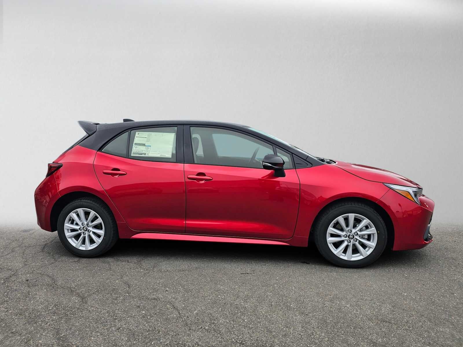 2027 Toyota Corolla Hatchback SE