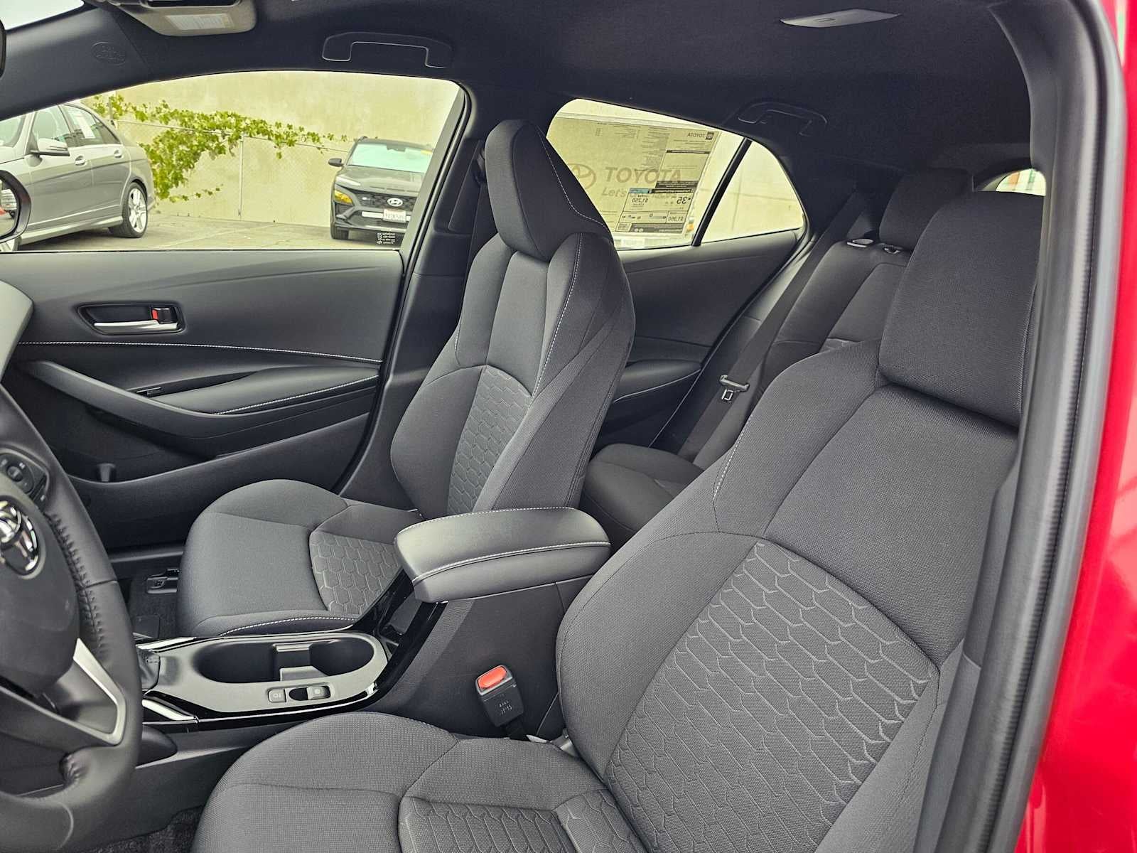 2027 Toyota Corolla Hatchback SE
